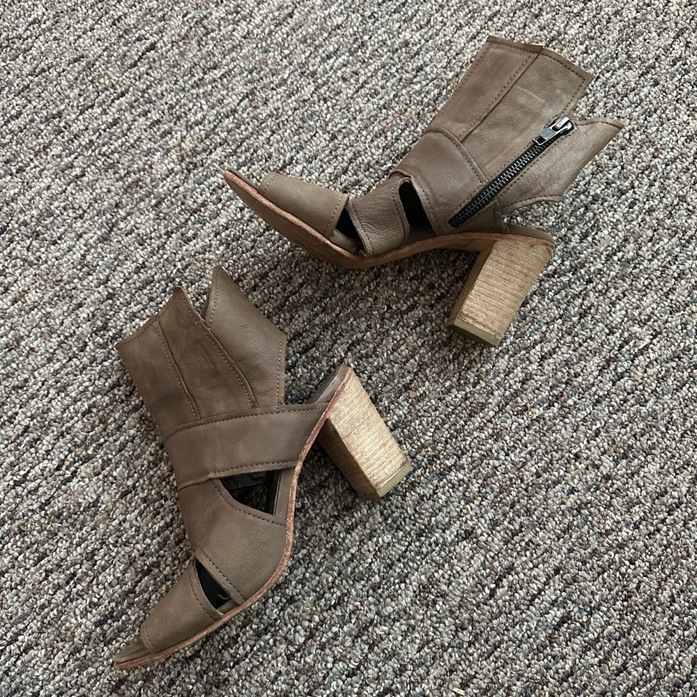 Free People Effie Heel in Taupe - Picture 2 of 5